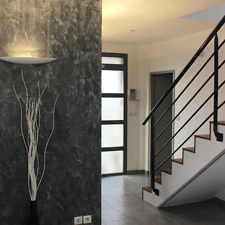 Des Arts, 100 Meters From The Sea, Swimming Pool, Wifi, Air Conditioning And 6 Bikes
