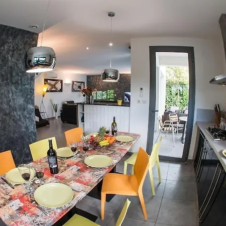 Des Arts, 100 Meters From The Sea, Swimming Pool, Wifi, Air Conditioning And 6 Bikes Willa Sète
