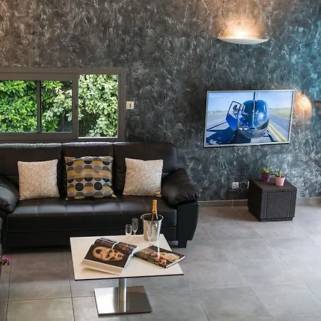 Villa Des Arts, 100 Meters From The Sea, Swimming Pool, Wifi, Air Conditioning And 6 Bikes Sète