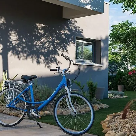 Des Arts, 100 Meters From The Sea, Swimming Pool, Wifi, Air Conditioning And 6 Bikes *