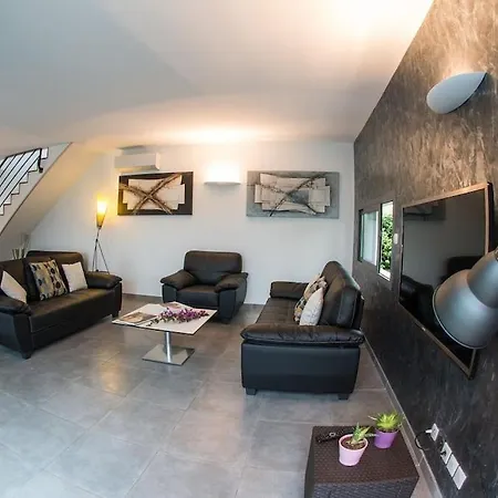 Villa Des Arts, 100 Meters From The Sea, Swimming Pool, Wifi, Air Conditioning And 6 Bikes Sète