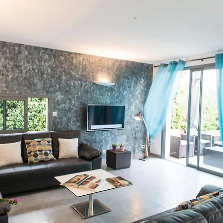Des Arts, 100 Meters From The Sea, Swimming Pool, Wifi, Air Conditioning And 6 Bikes Villa Sète