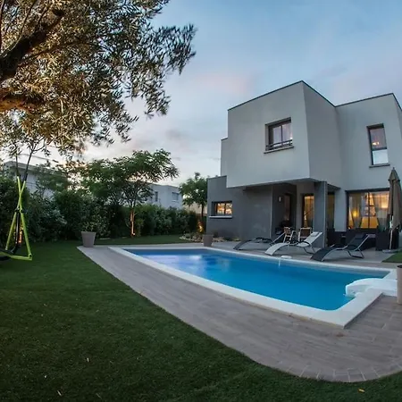 Villa Des Arts, 100 Meters From The Sea, Swimming Pool, Wifi, Air Conditioning And 6 Bikes Sète