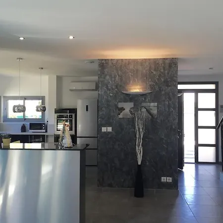 Des Arts, 100 Meters From The Sea, Swimming Pool, Wifi, Air Conditioning And 6 Bikes * Sète