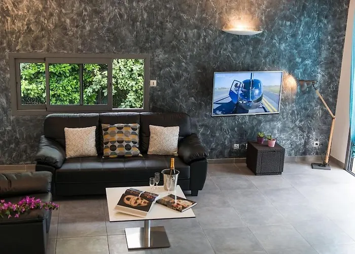 Villa Des Arts, 100 Meters From The Sea, Swimming Pool, Wifi, Air Conditioning And 6 Bikes Sete