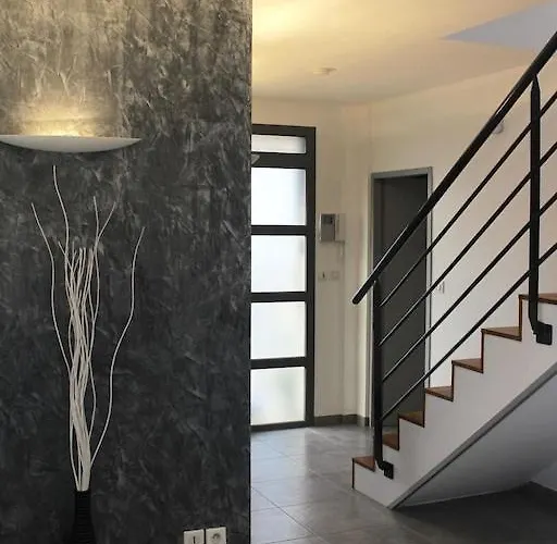Des Arts, 100 Meters From The Sea, Swimming Pool, Wifi, Air Conditioning And 6 Bikes