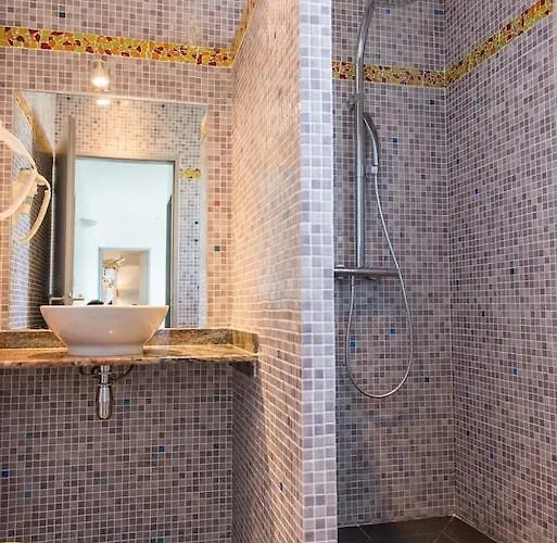 Des Arts, 100 Meters From The Sea, Swimming Pool, Wifi, Air Conditioning And 6 Bikes Sete