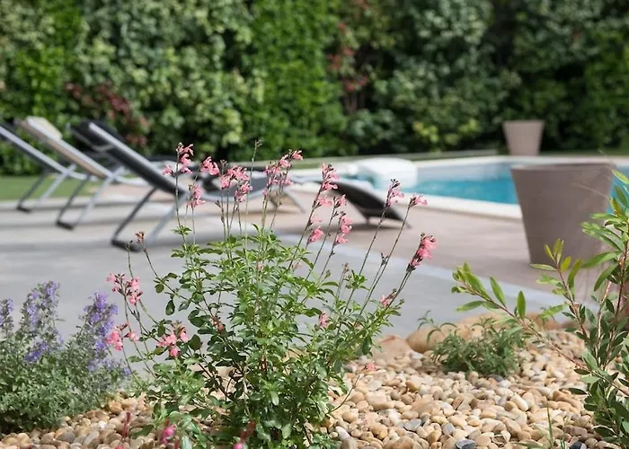 Des Arts, 100 Meters From The Sea, Swimming Pool, Wifi, Air Conditioning And 6 Bikes Villa *