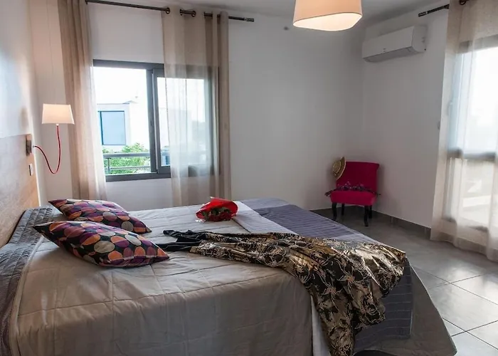 Villa Des Arts, 100 Meters From The Sea, Swimming Pool, Wifi, Air Conditioning And 6 Bikes *