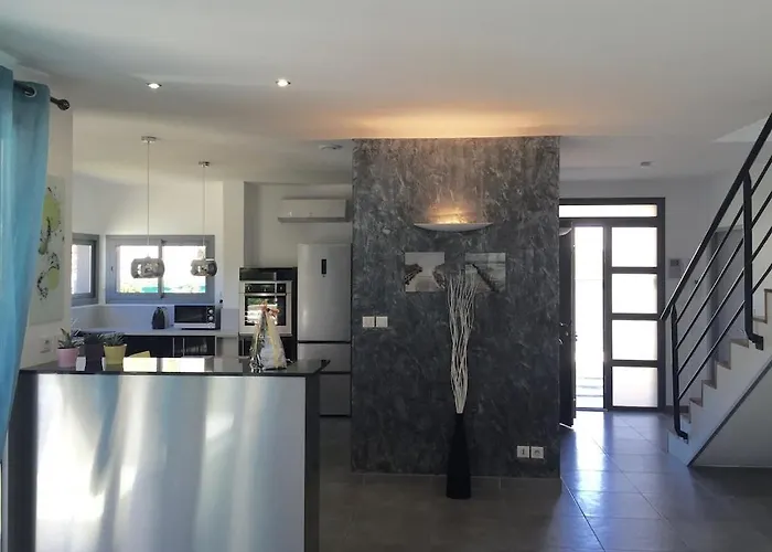 Des Arts, 100 Meters From The Sea, Swimming Pool, Wifi, Air Conditioning And 6 Bikes * Sete